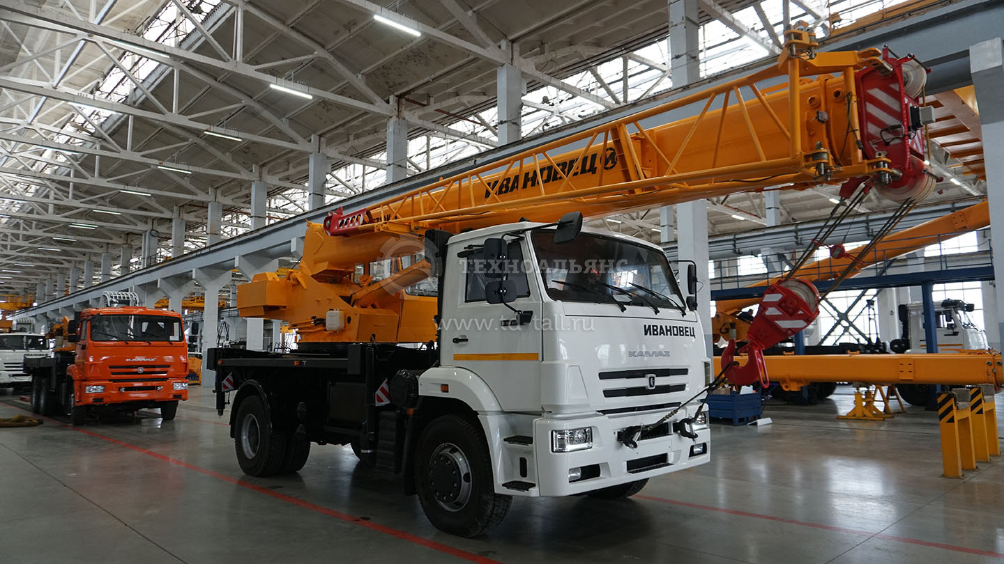 Автокран «Ивановец» КС-35714К-3
