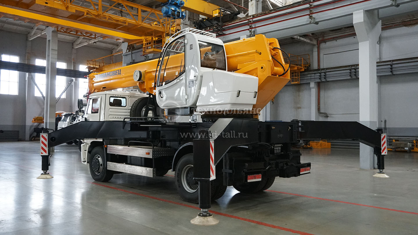 Автокран «Ивановец» КС-55744