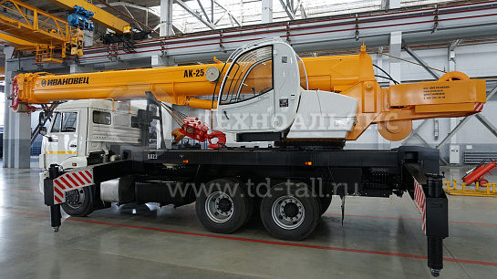 Автокран «Ивановец» КС-45717К-1Р