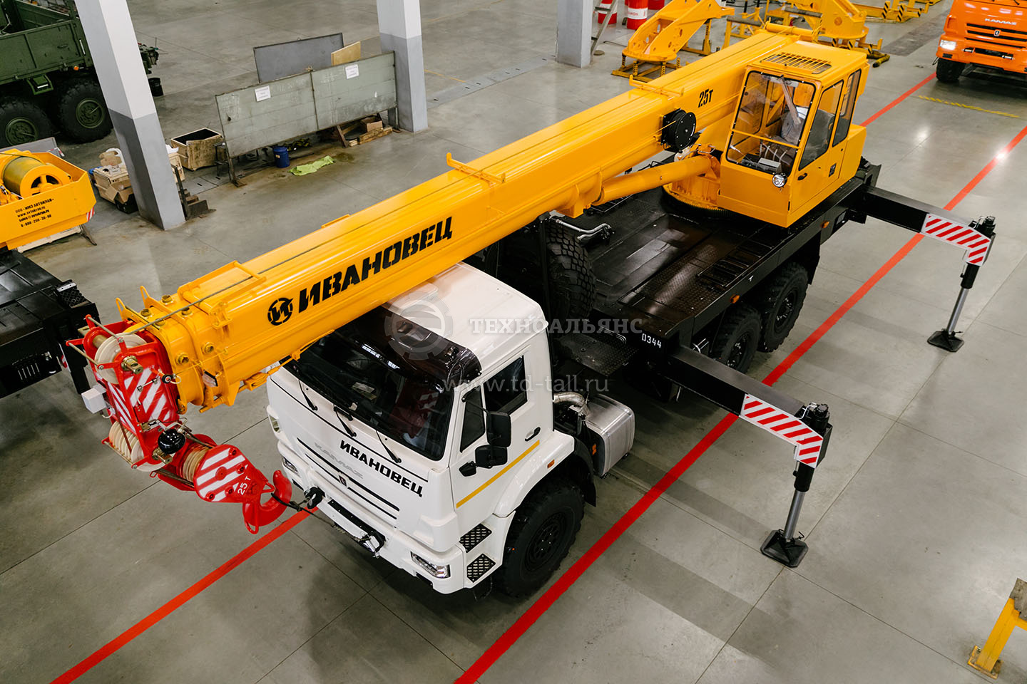 Автокран «Ивановец» КС-45717К-3В (стрела 23 м)