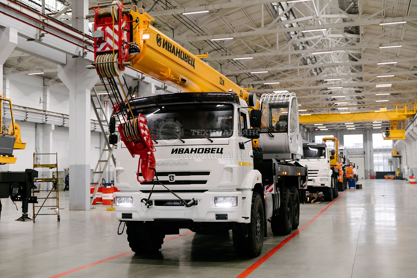 Автокран «Ивановец» КС-45717К-3М (стрела 22 м)