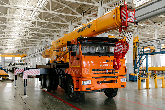 Автокран «Ивановец» КС-45717K-1В