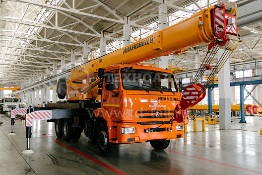 Автокран «Ивановец» КС-45717K-1М