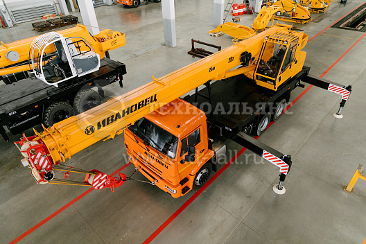 Автокран «Ивановец» КС-45717K-1М