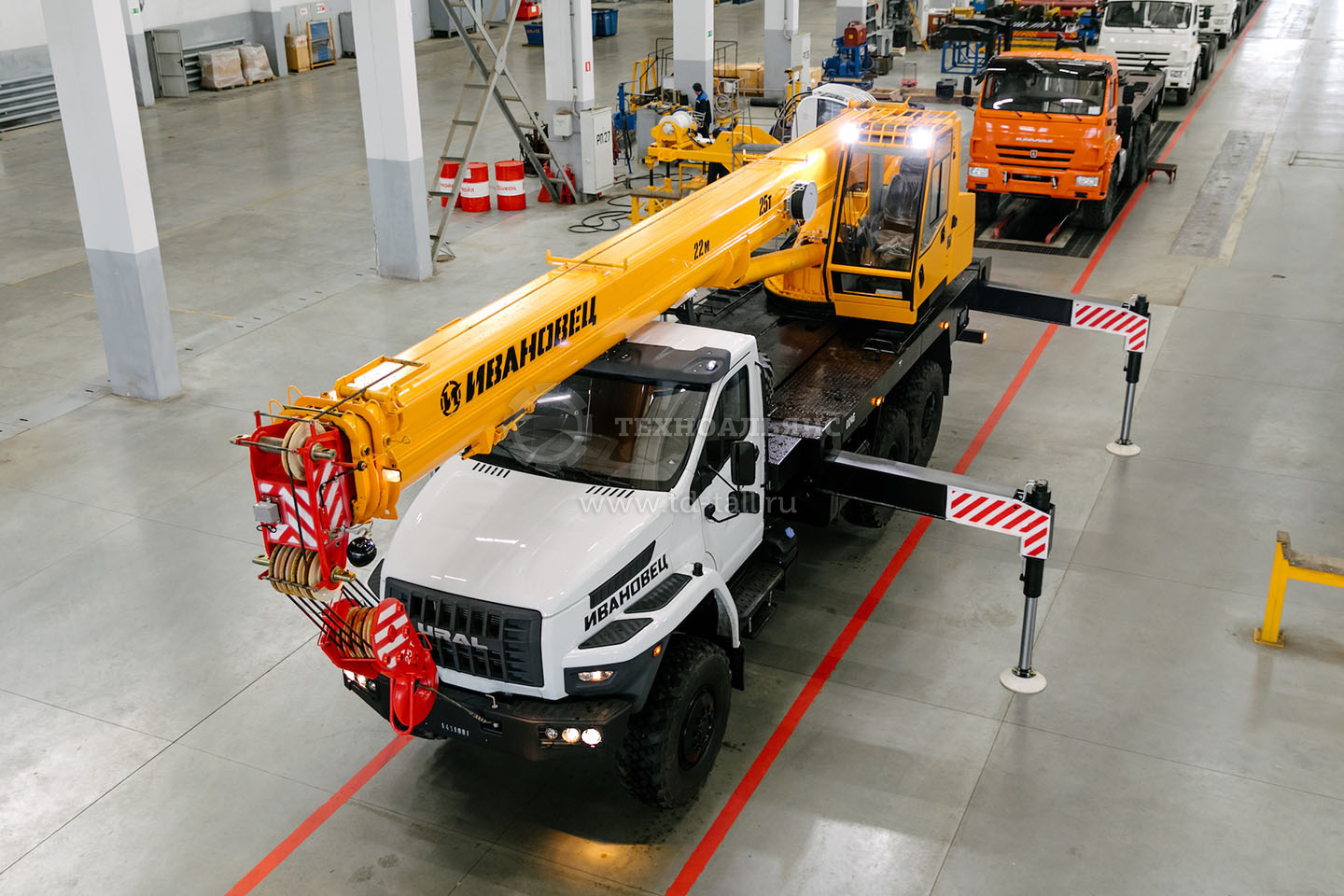 Автокран «Ивановец» КС-45717-2М (стрела 22 м)