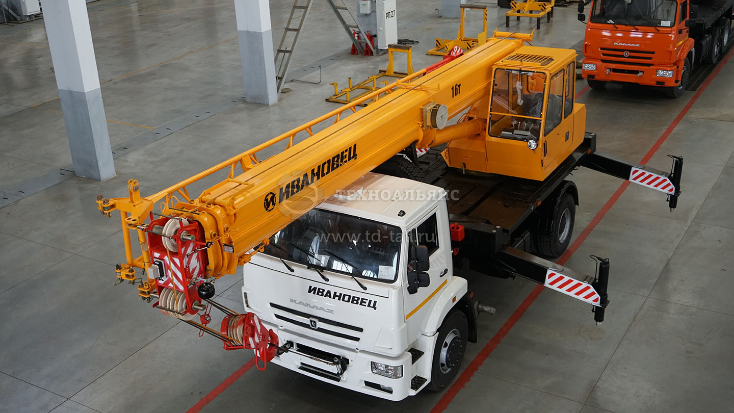 Автокран «Ивановец» КС-35714К-3