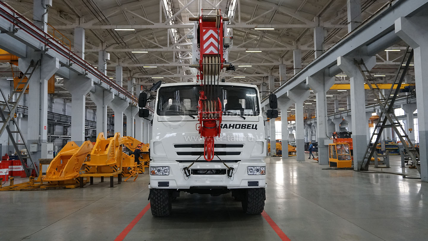 Автокран «Ивановец» КС-55735-7