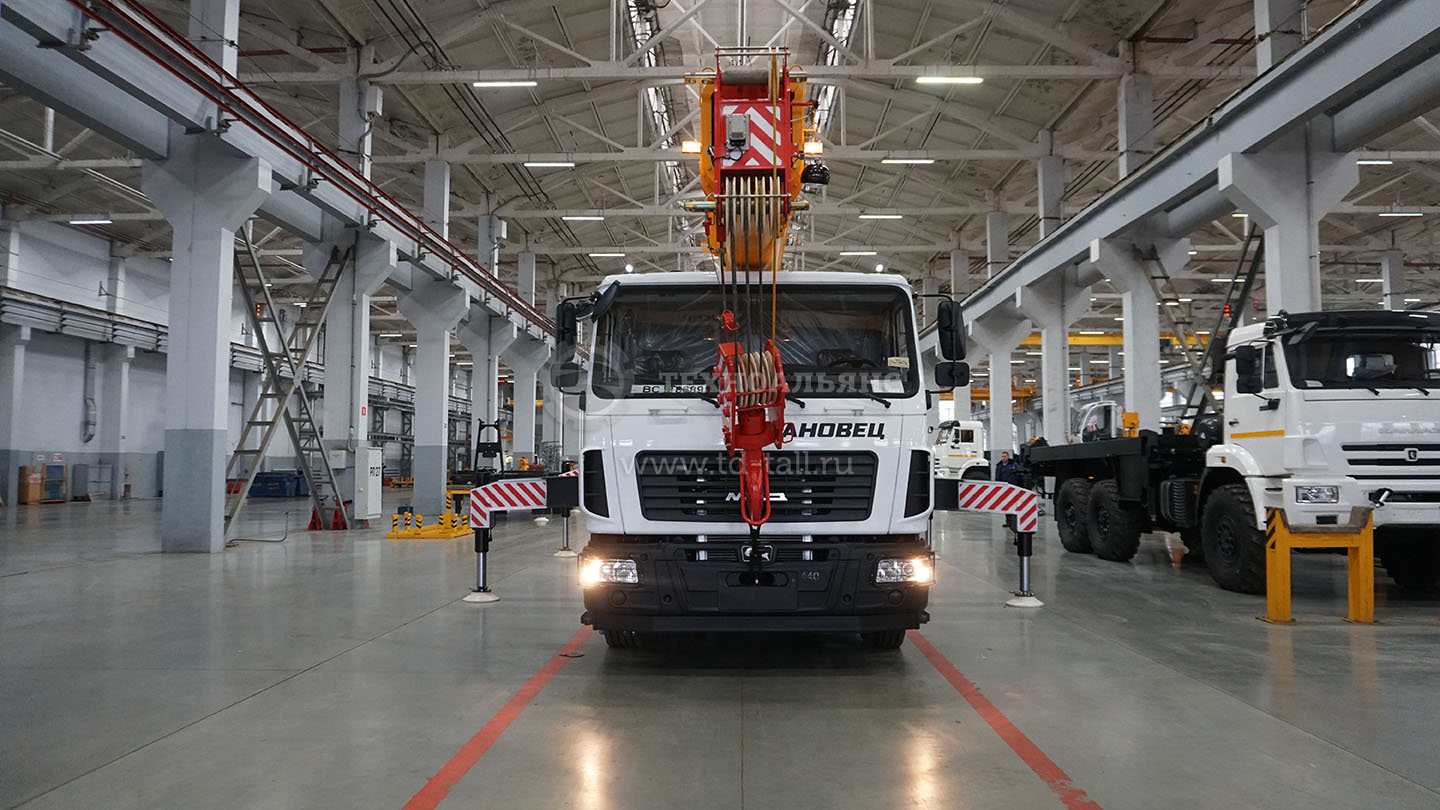 Автокран «Ивановец» КС-45717А-1В