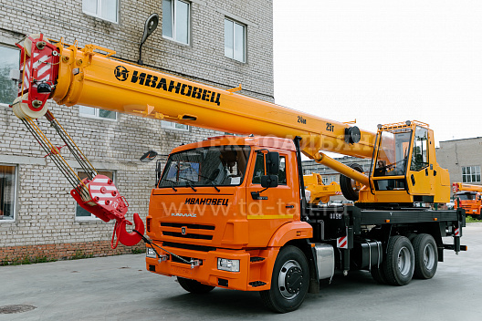 Автокран «Ивановец» КС-45717K-1М