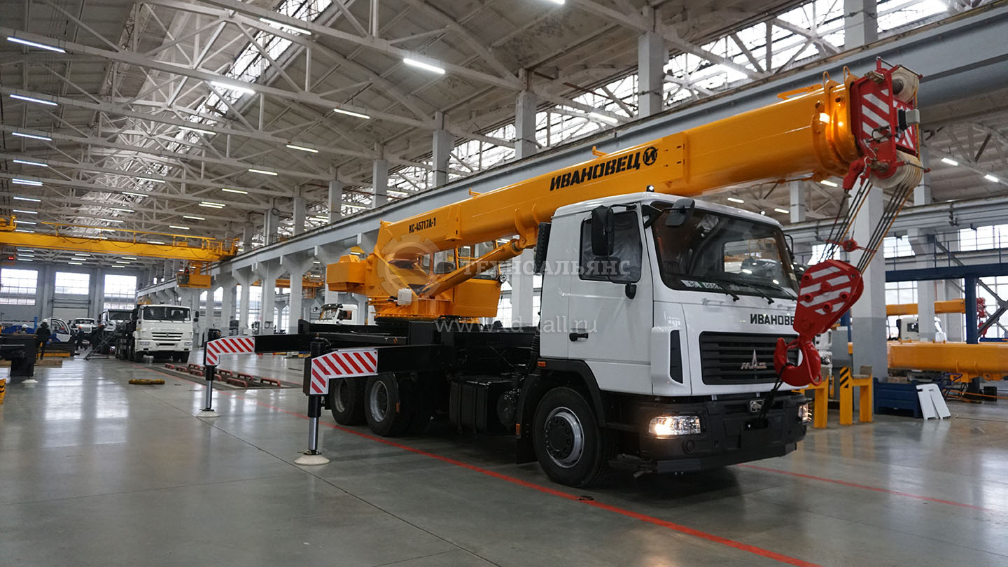 Автокран «Ивановец» КС-45717А-1В