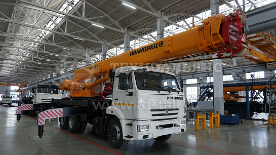Автокран «Ивановец» КС-45717К-1Р