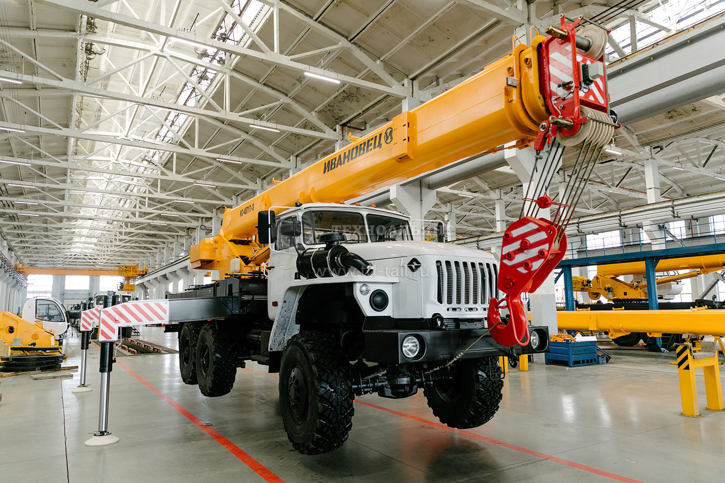 Автокран «Ивановец» КС-45717-3В