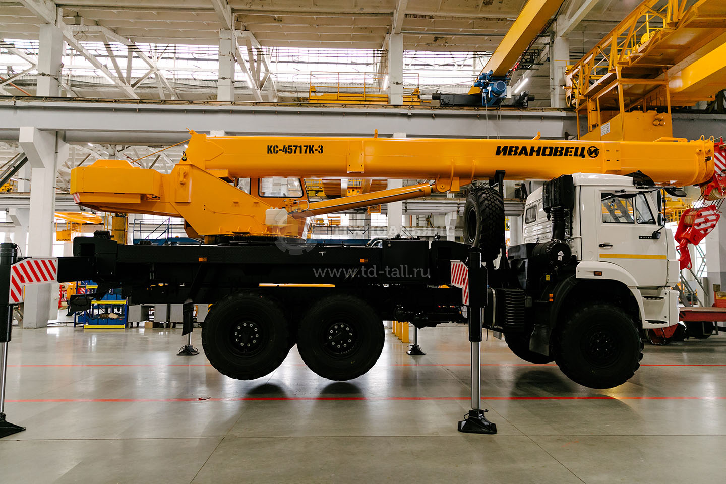 Автокран «Ивановец» КС-45717К-3В (стрела 23 м)