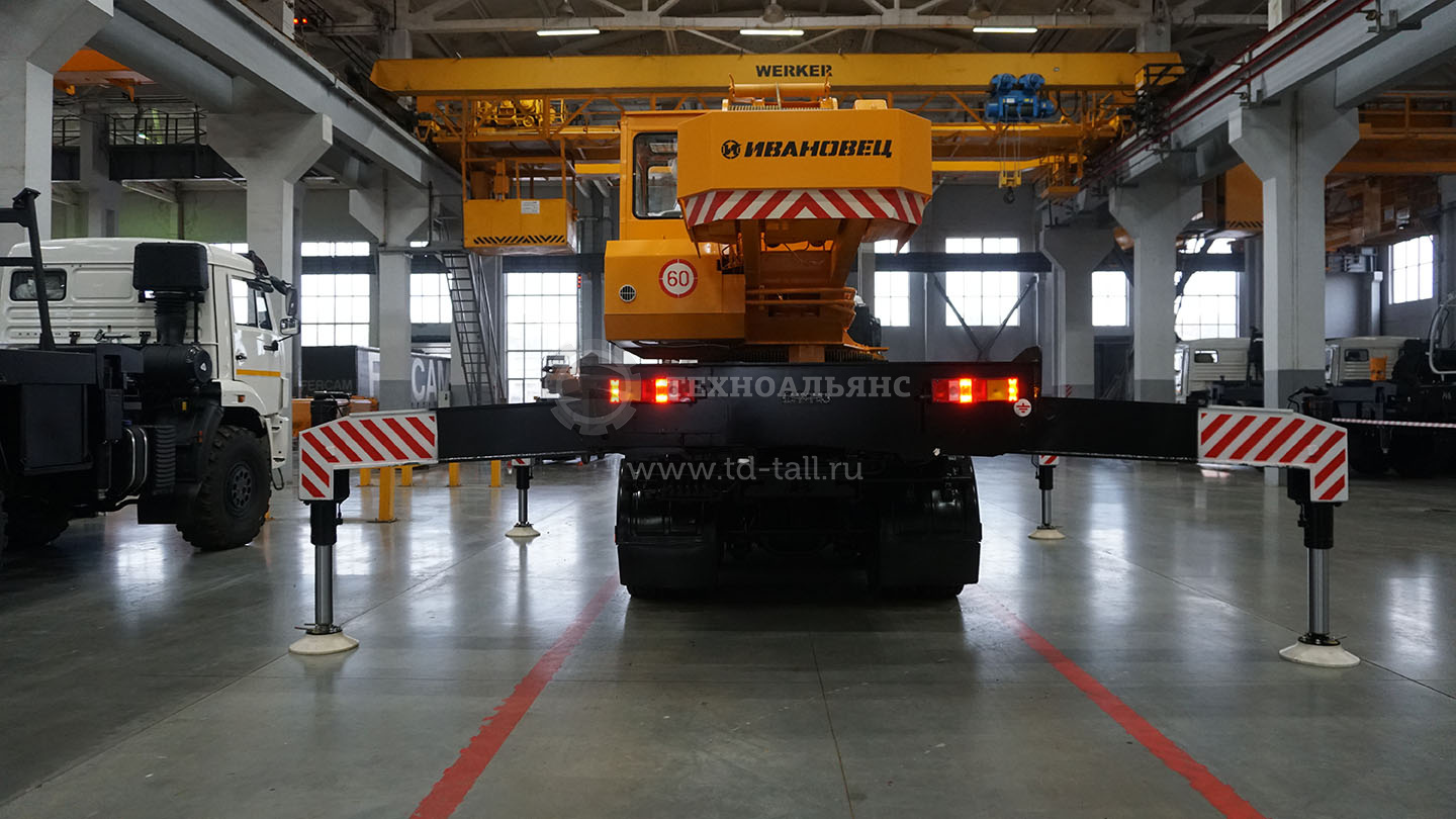 Автокран «Ивановец» КС-45717А-1В