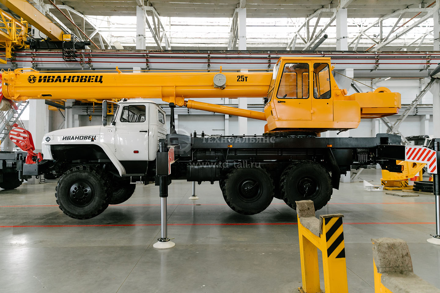 Автокран «Ивановец» КС-45717-3В