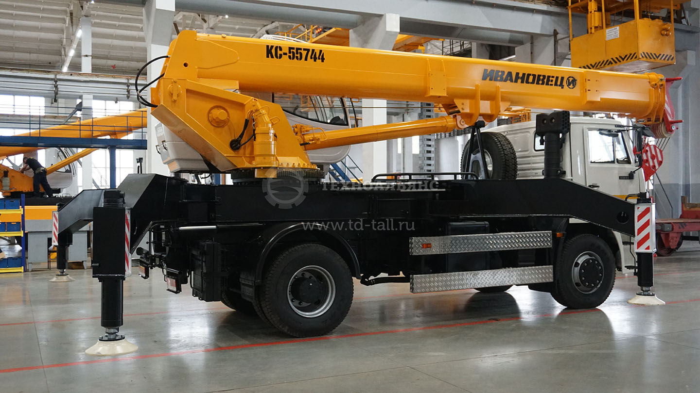 Автокран «Ивановец» КС-55744
