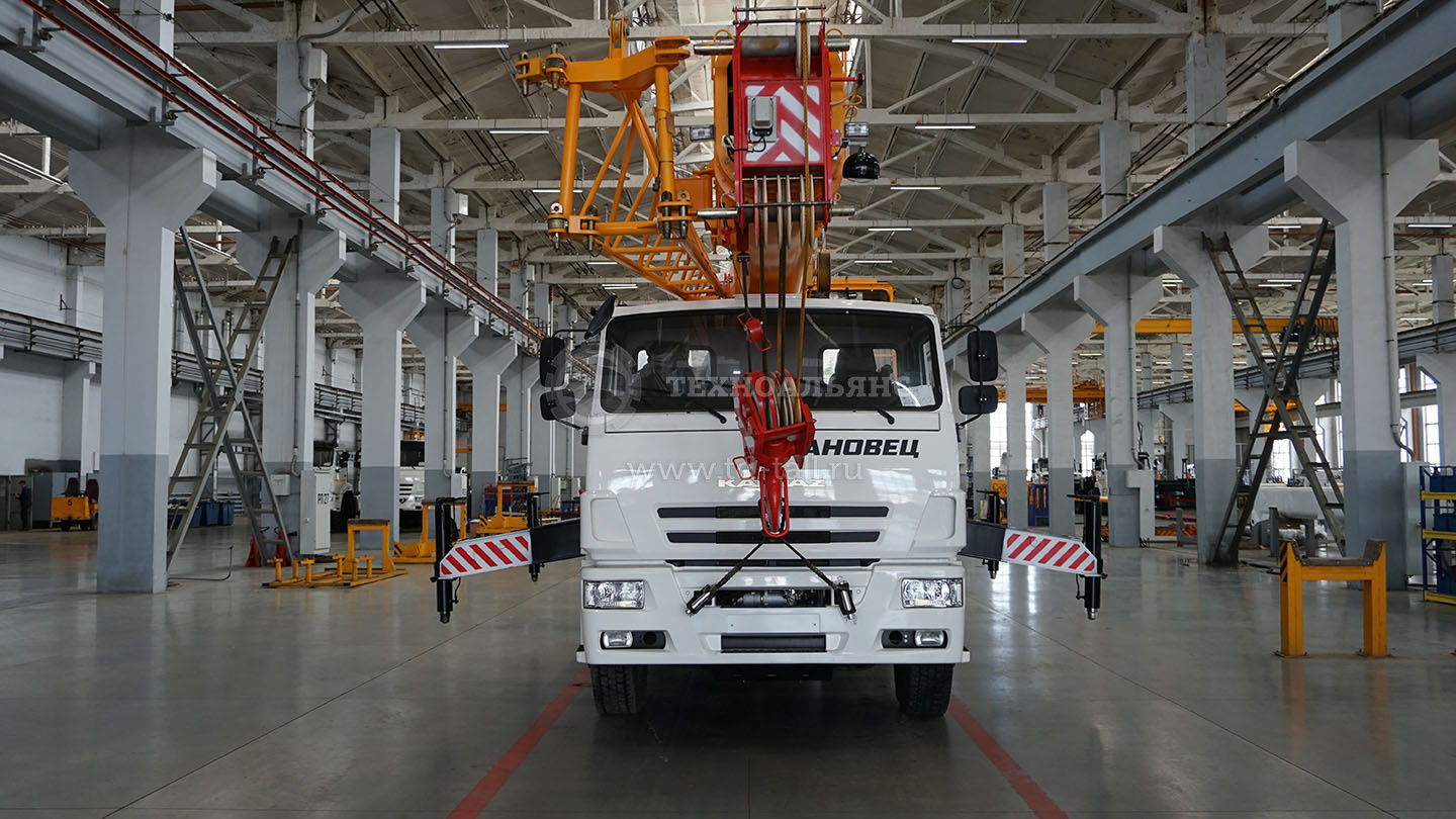 Автокран «Ивановец» КС-35714К-3