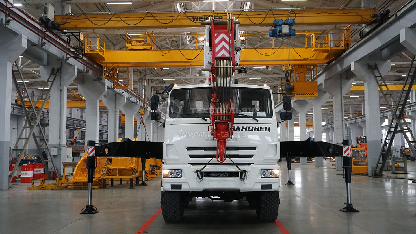 Автокран «Ивановец» КС-55735-7